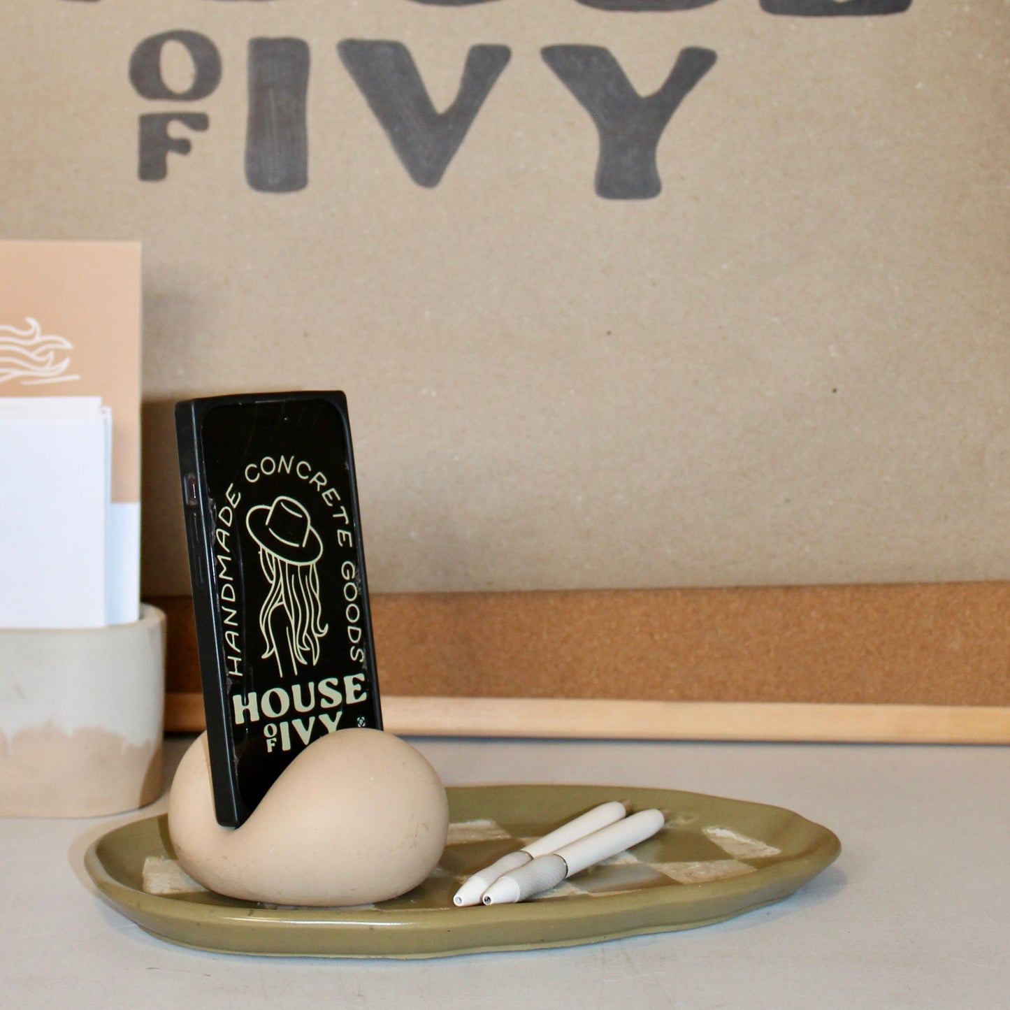 Bao Bun Phone Holder