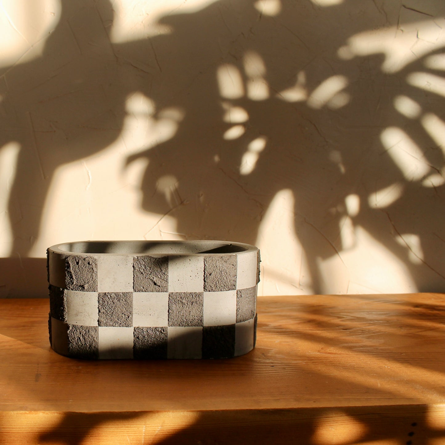 Checked Out: Ovalo