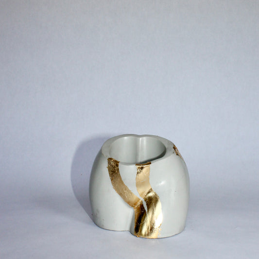Perfectly Imperfect Booty Vase 002